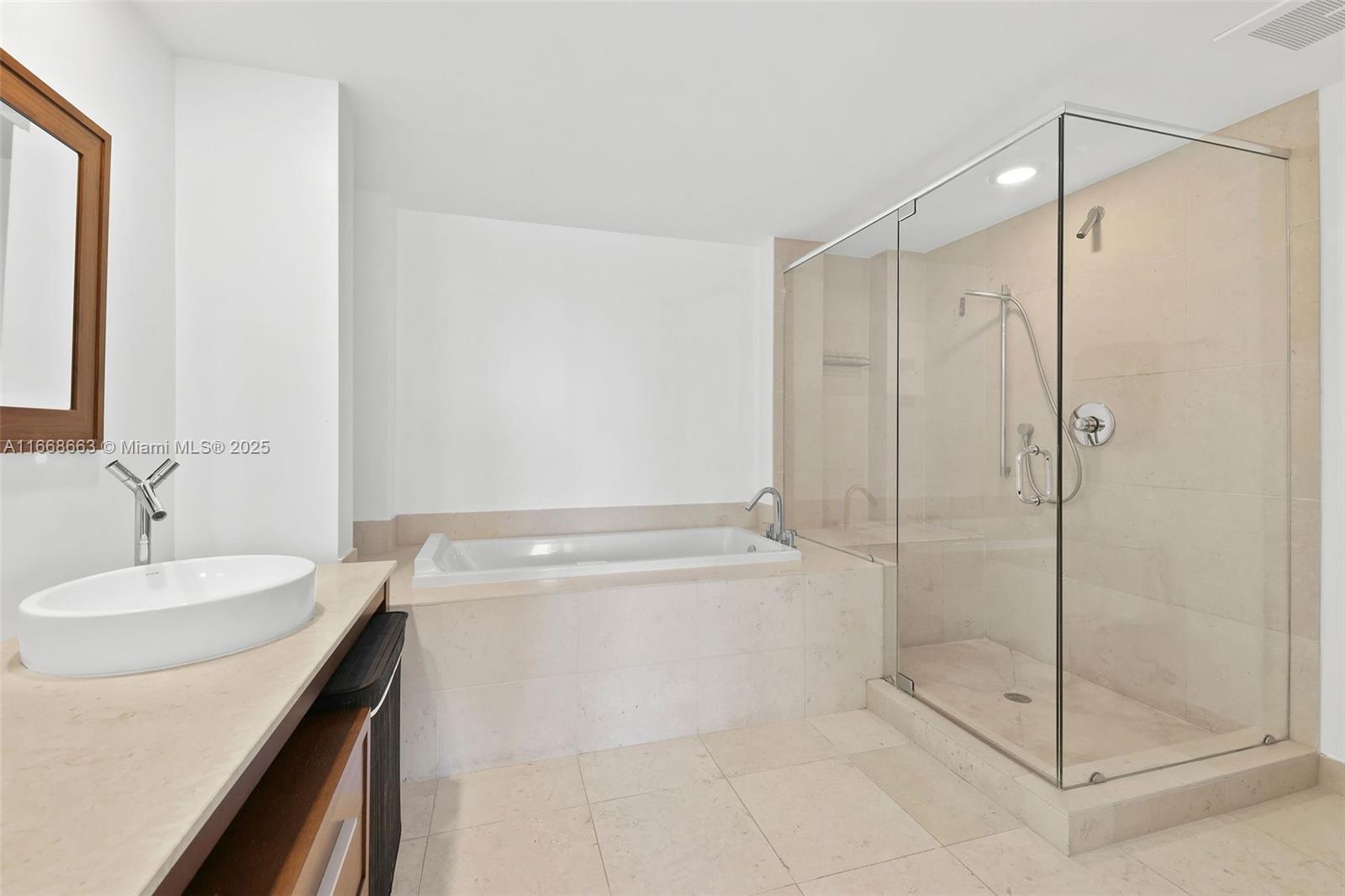 495 Brickell Ave #2905, Miami FL 33131