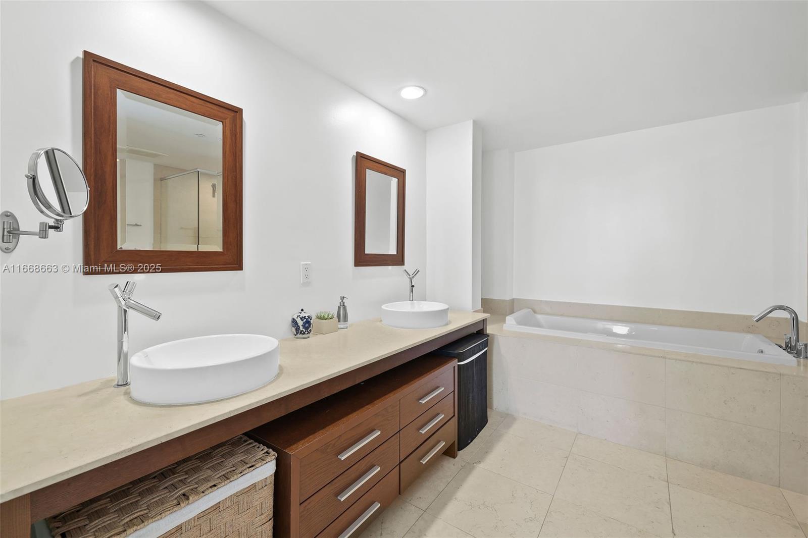 495 Brickell Ave #2905, Miami FL 33131