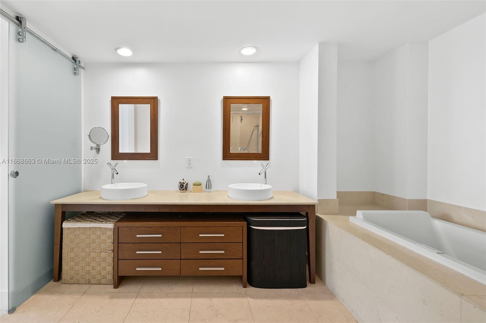 495 Brickell Ave #2905, Miami FL 33131