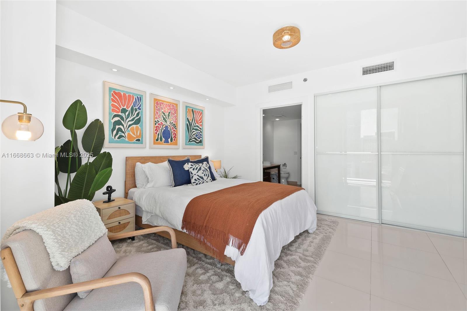495 Brickell Ave #2905, Miami FL 33131