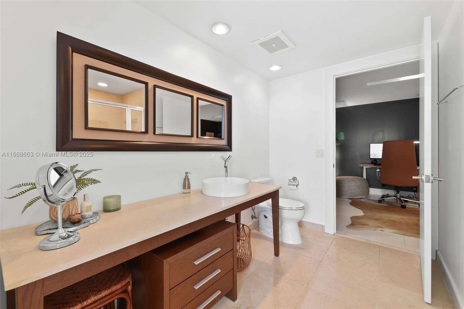495 Brickell Ave #2905, Miami FL 33131