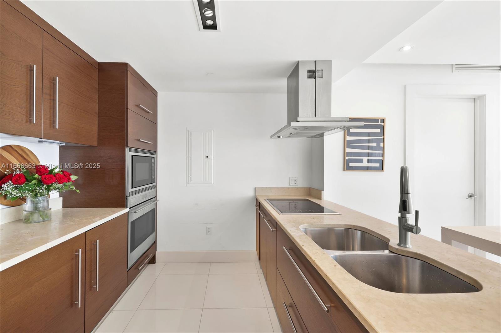 495 Brickell Ave #2905, Miami FL 33131