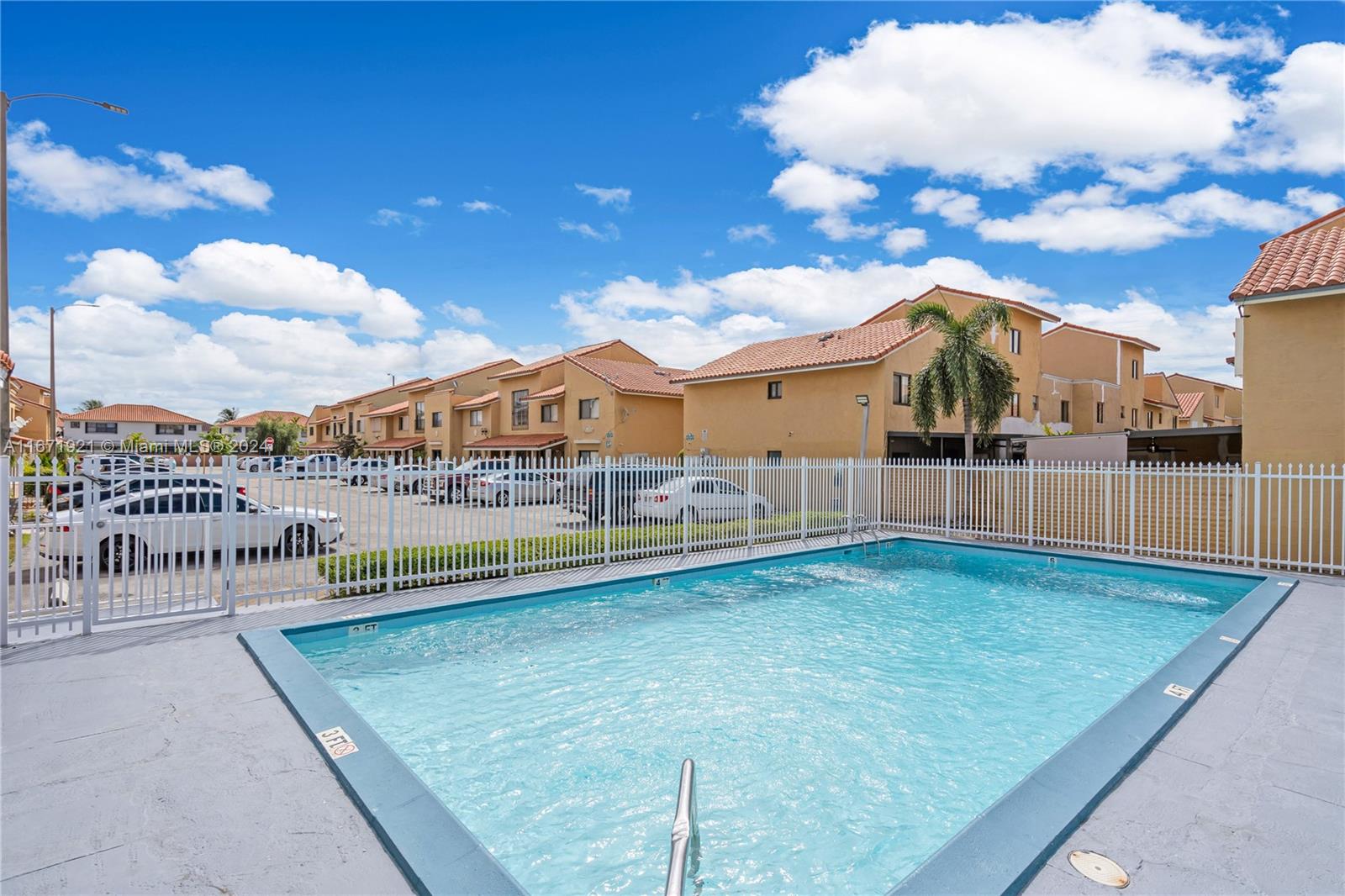 2760 W 62nd Pl #203, Hialeah, Florida image 13