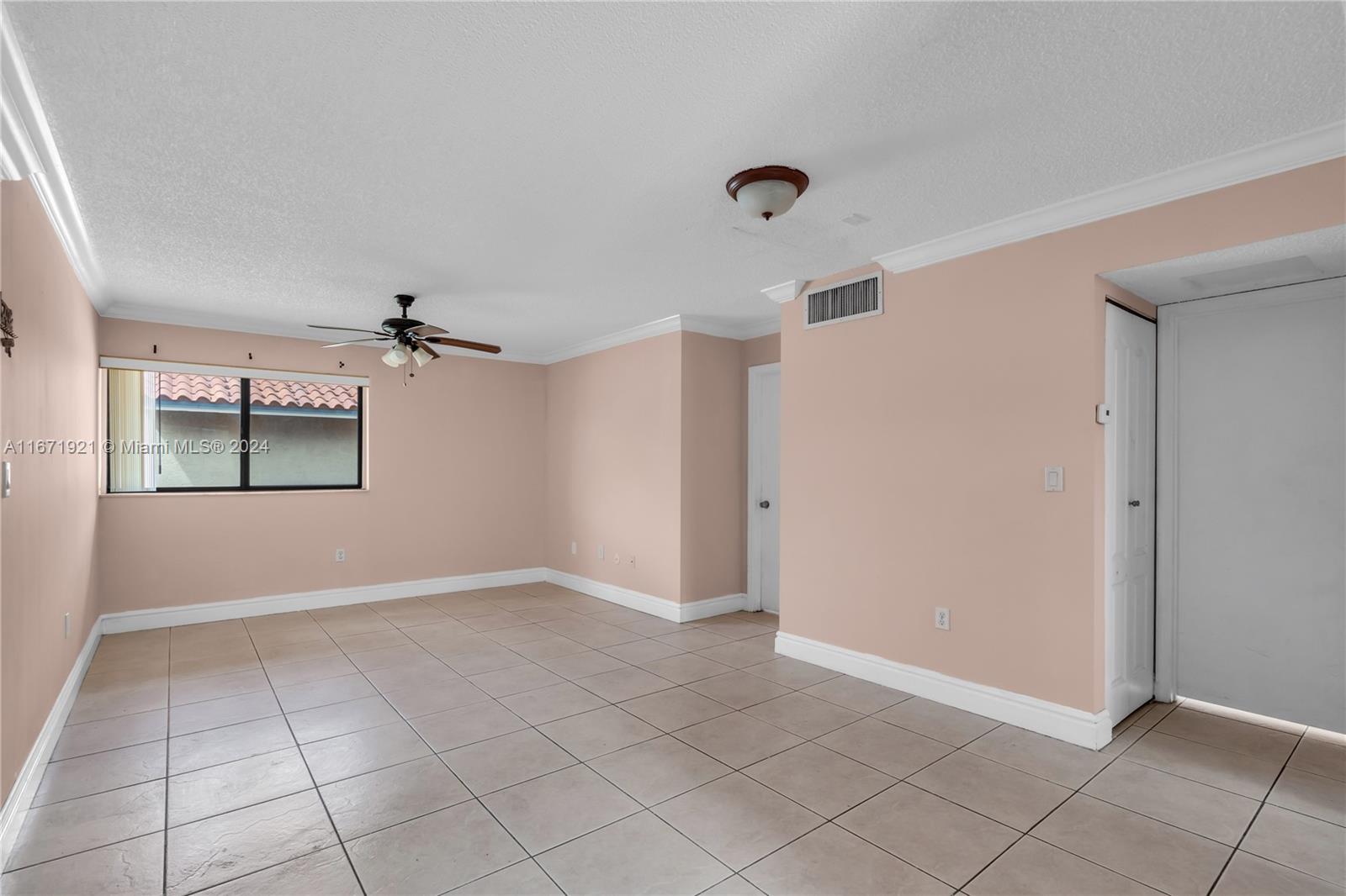 2760 W 62nd Pl #203, Hialeah, Florida image 7