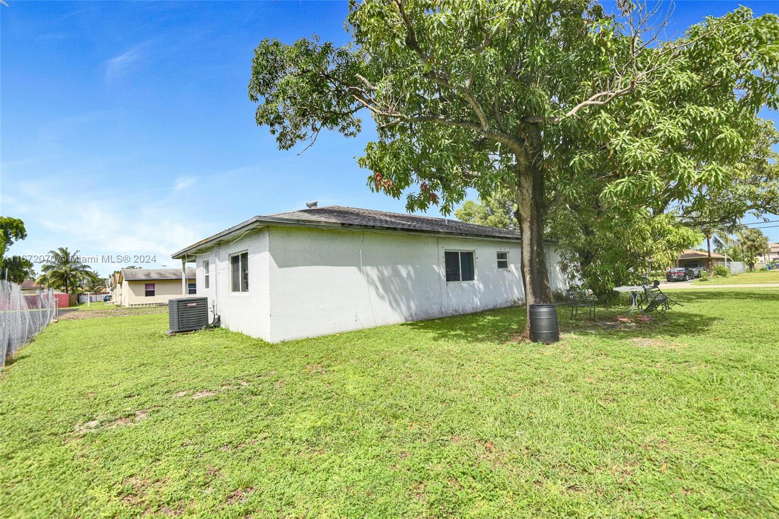 230 NE 35th St, Oakland Park, Florida image 26