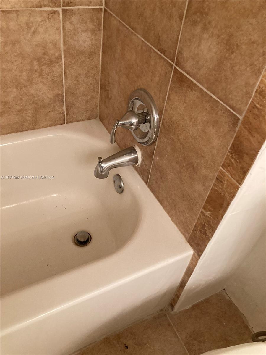 3301 Spanish Moss Ter #704, Lauderhill, Florida image 22