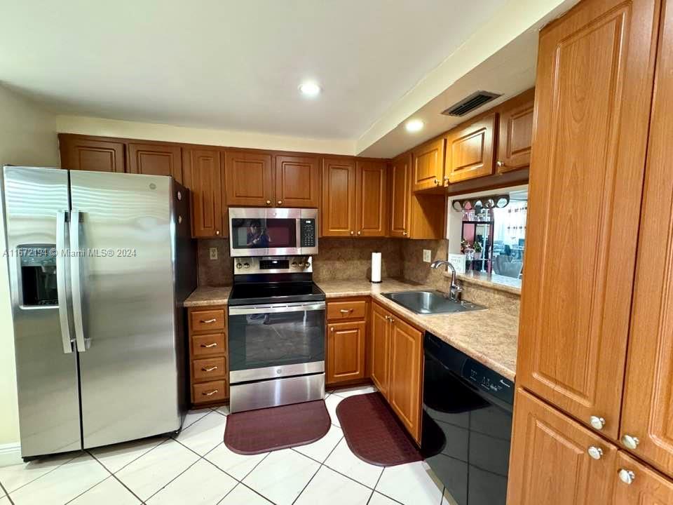 901 Colony Point Cir #509, Pembroke Pines, Florida image 11