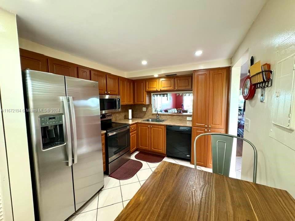 901 Colony Point Cir #509, Pembroke Pines, Florida image 12