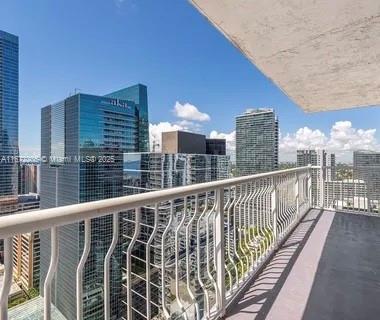 Apartamento à Venda em Miami, FL