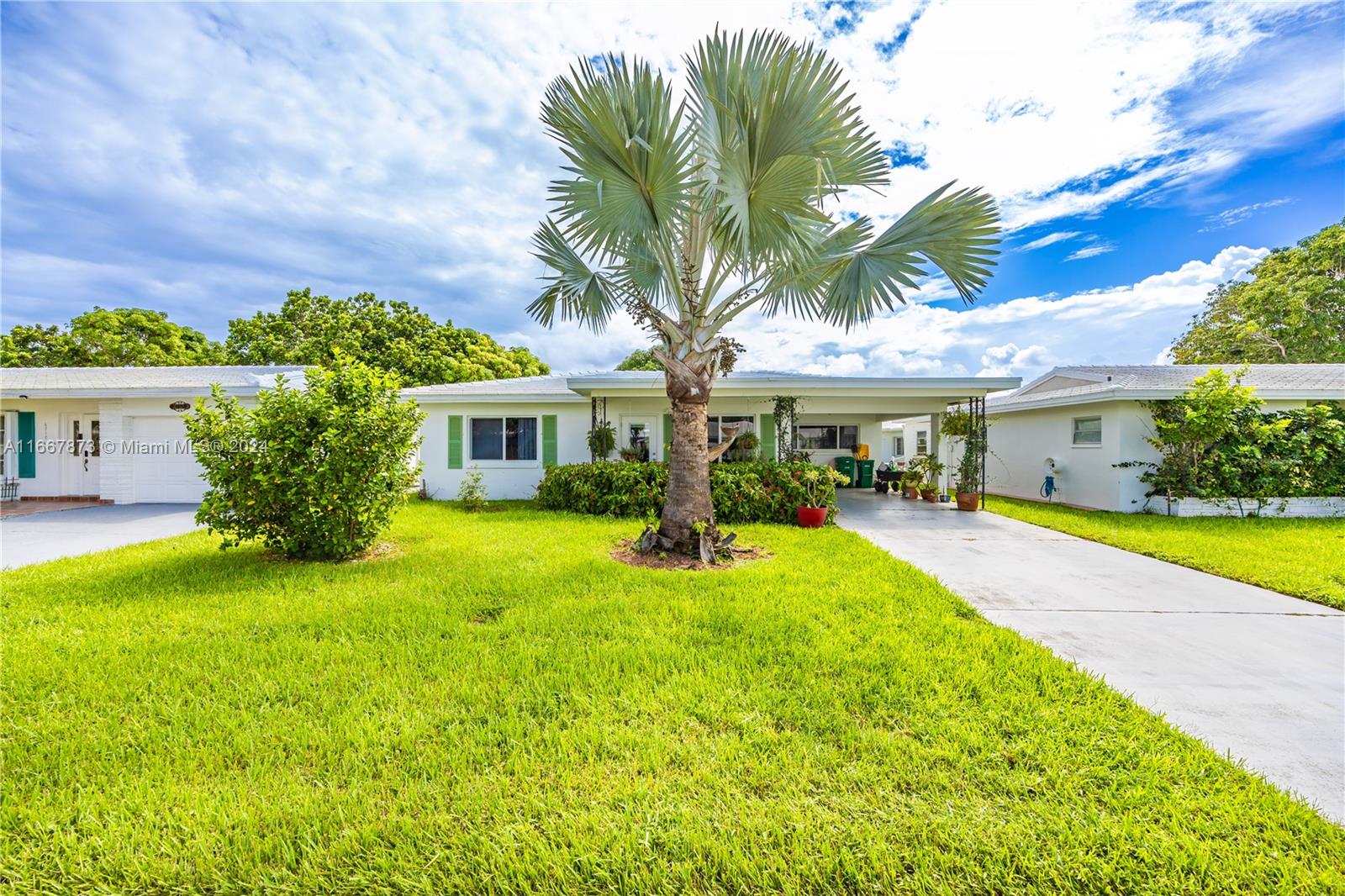 6712 NW 71st St, Tamarac, Florida image 2