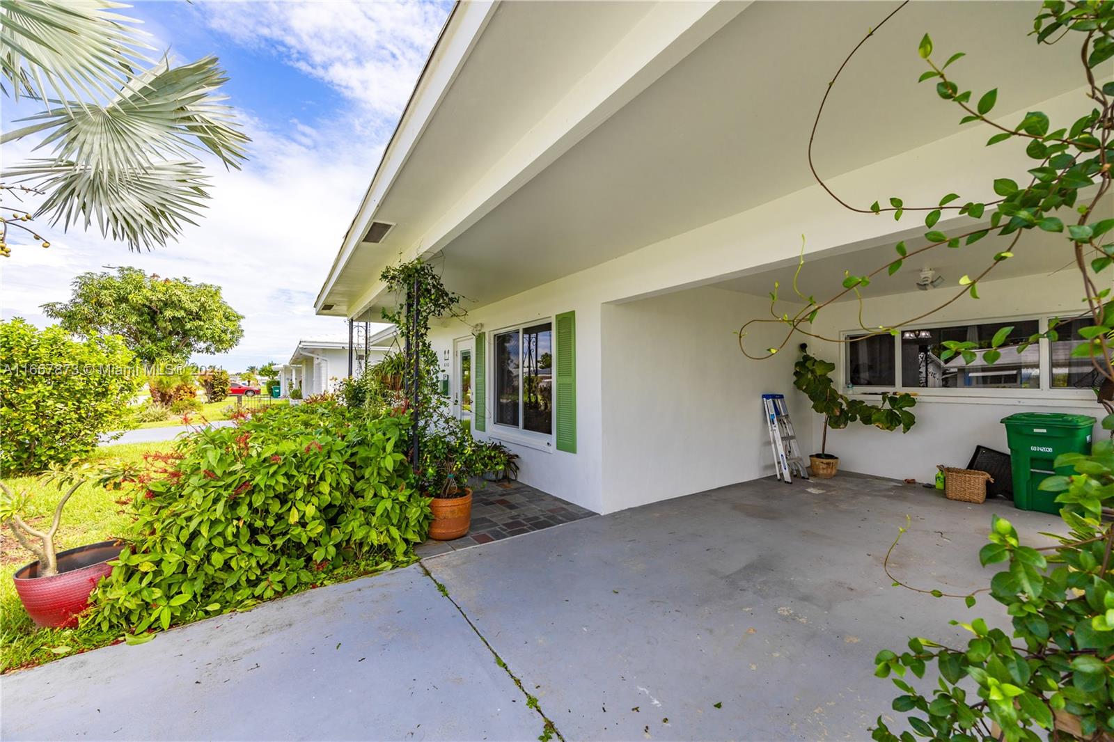 6712 NW 71st St, Tamarac, Florida image 3