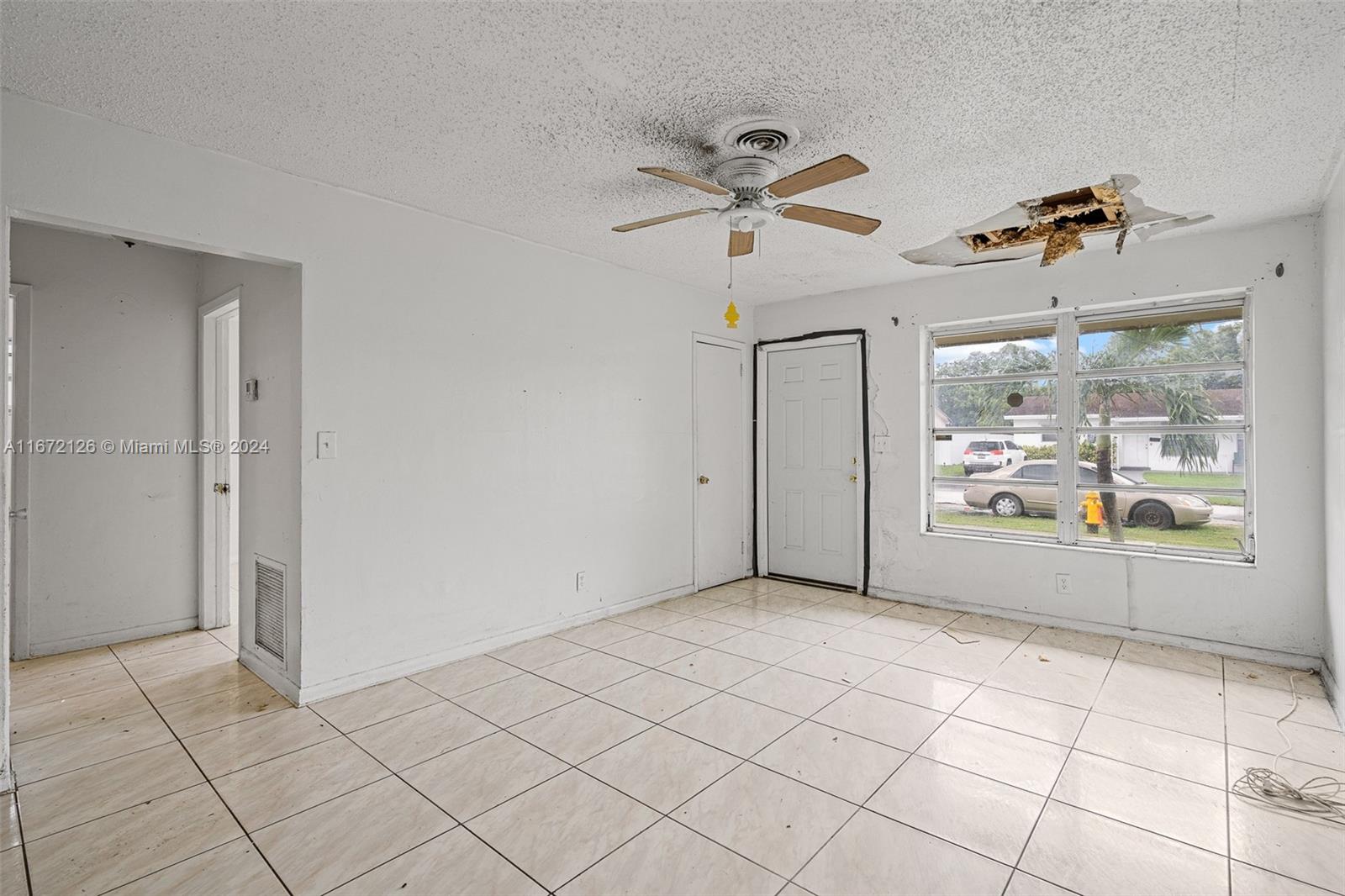 4123 NW 39th Ave, Lauderdale Lakes, Florida image 5