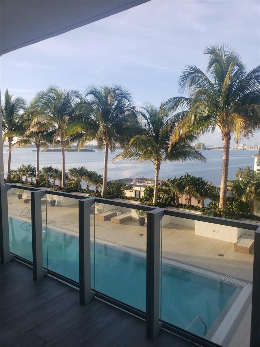 Apartamento à Venda em Miami, FL