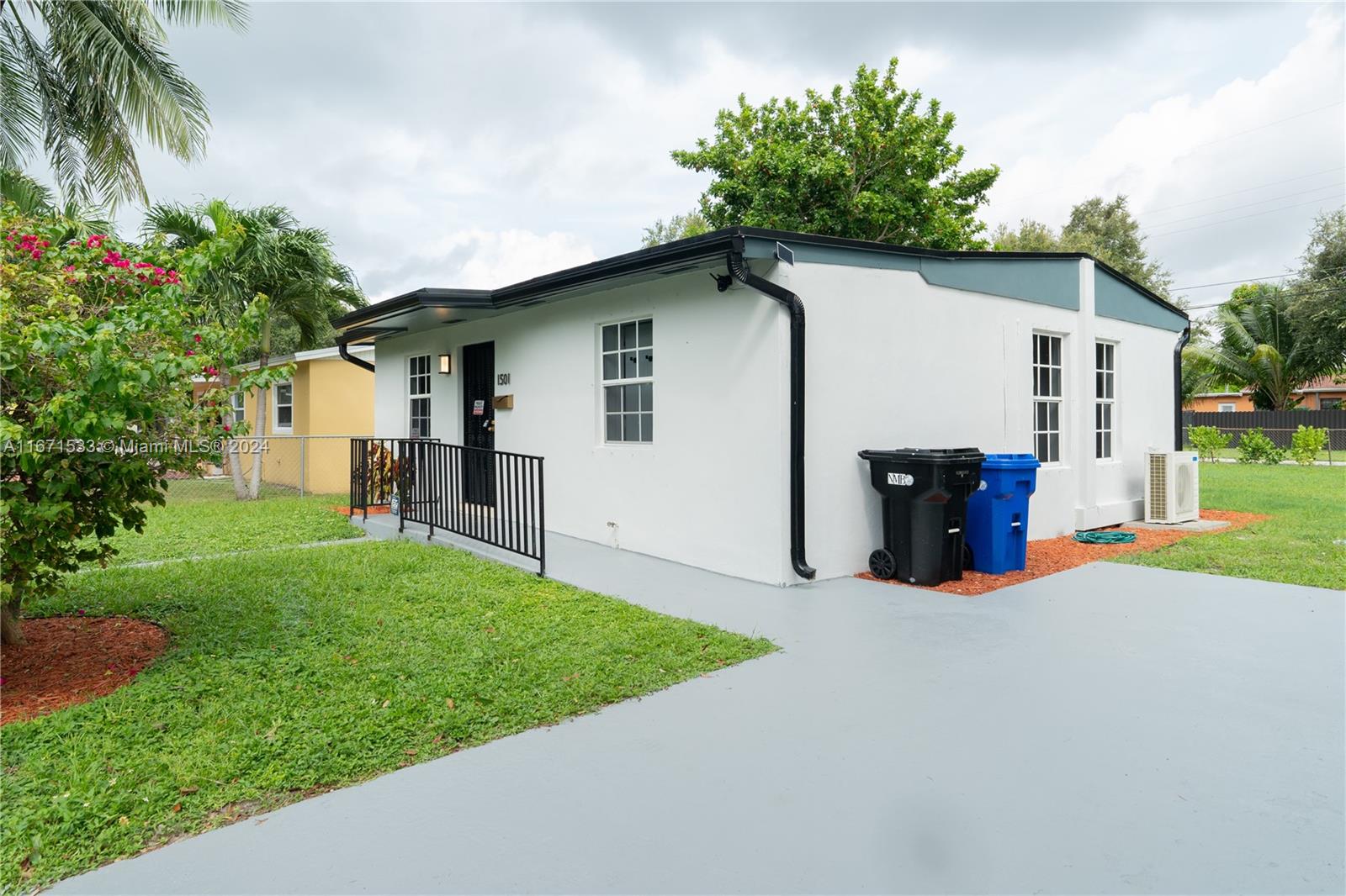 1501 NE 154th Ter, North Miami Beach, Florida image 3