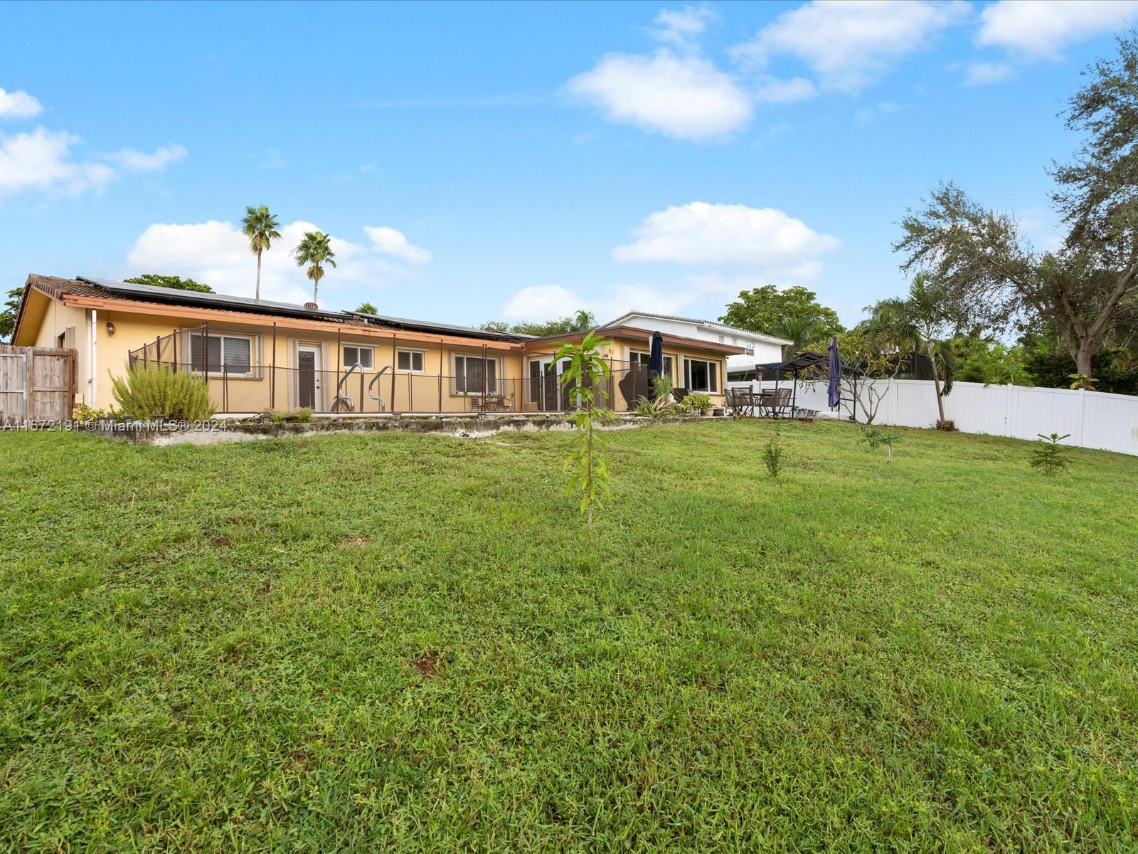 270 Lake Dr, Coconut Creek, Florida image 25