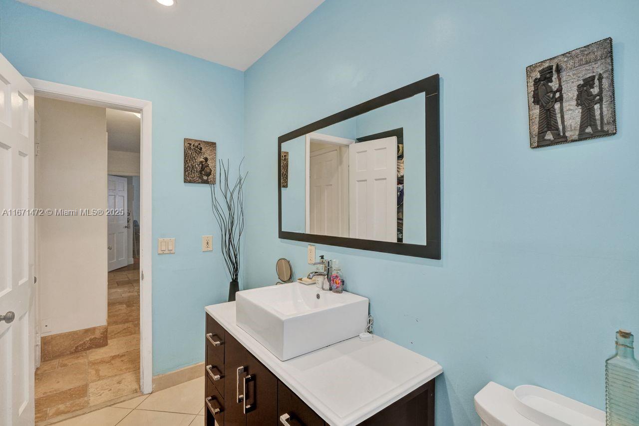 Listing Photo 12