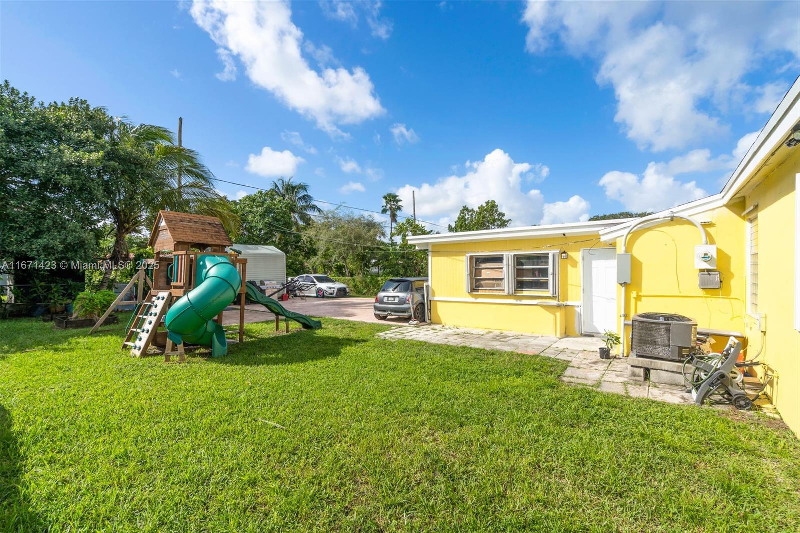 1070 NE 143rd St, North Miami, Florida image 33