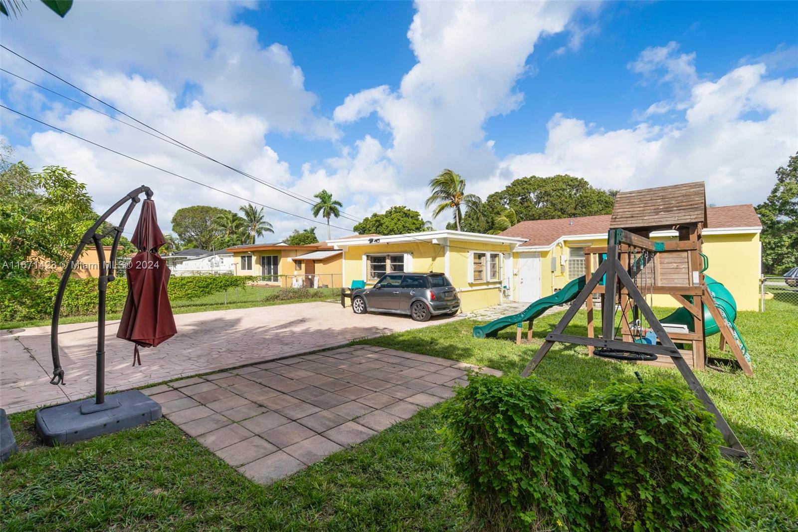 1070 NE 143rd St, North Miami, Florida image 9