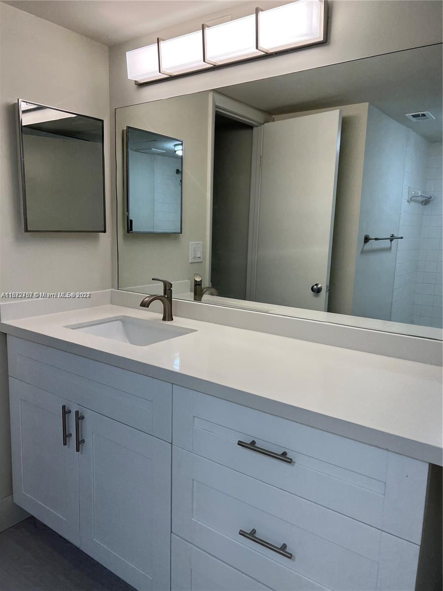 2811 N Oakland Forest Dr #309, Oakland Park, Florida image 15