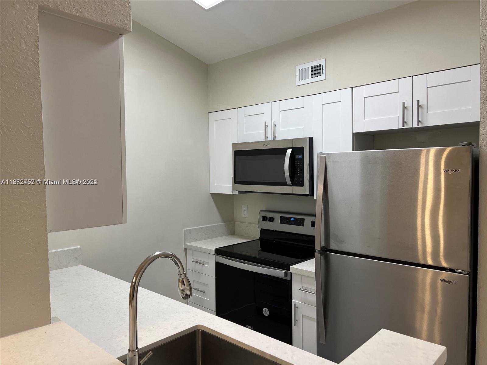 2811 N Oakland Forest Dr #309, Oakland Park, Florida image 25