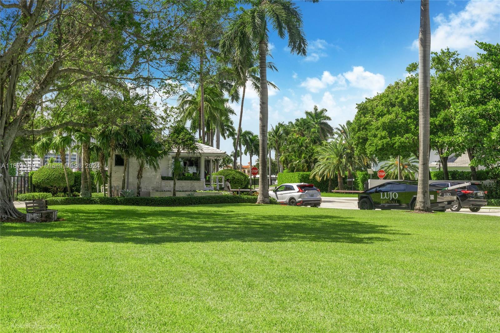 188 Park Dr, Bal Harbour, Florida image 4