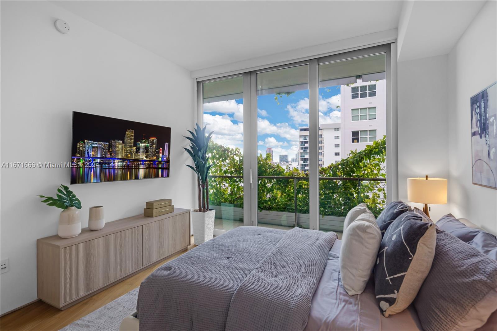 1300 Monad Ter #9D, Miami Beach FL 33139