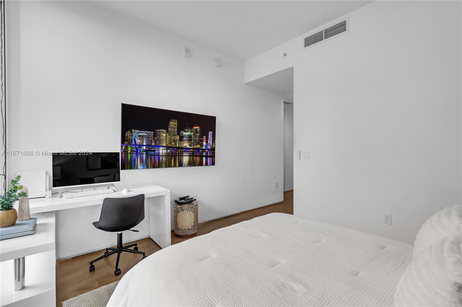 1300 Monad Ter #9D, Miami Beach FL 33139
