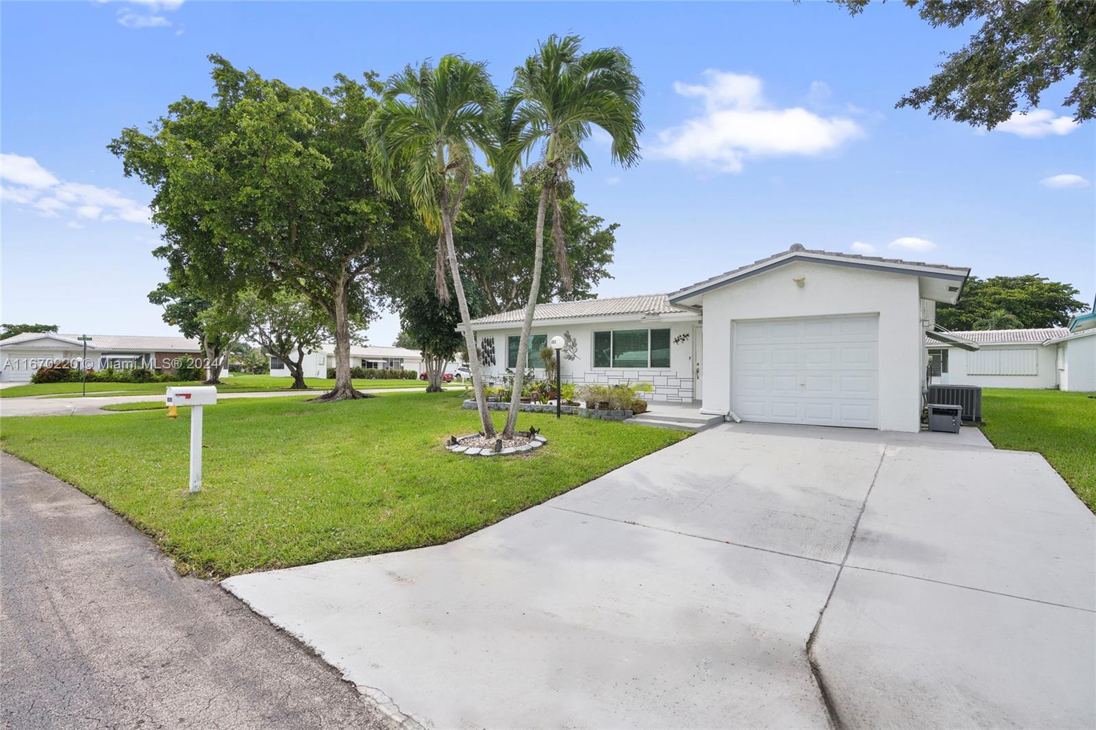 1051 NW 88th Way, Plantation, Florida image 1