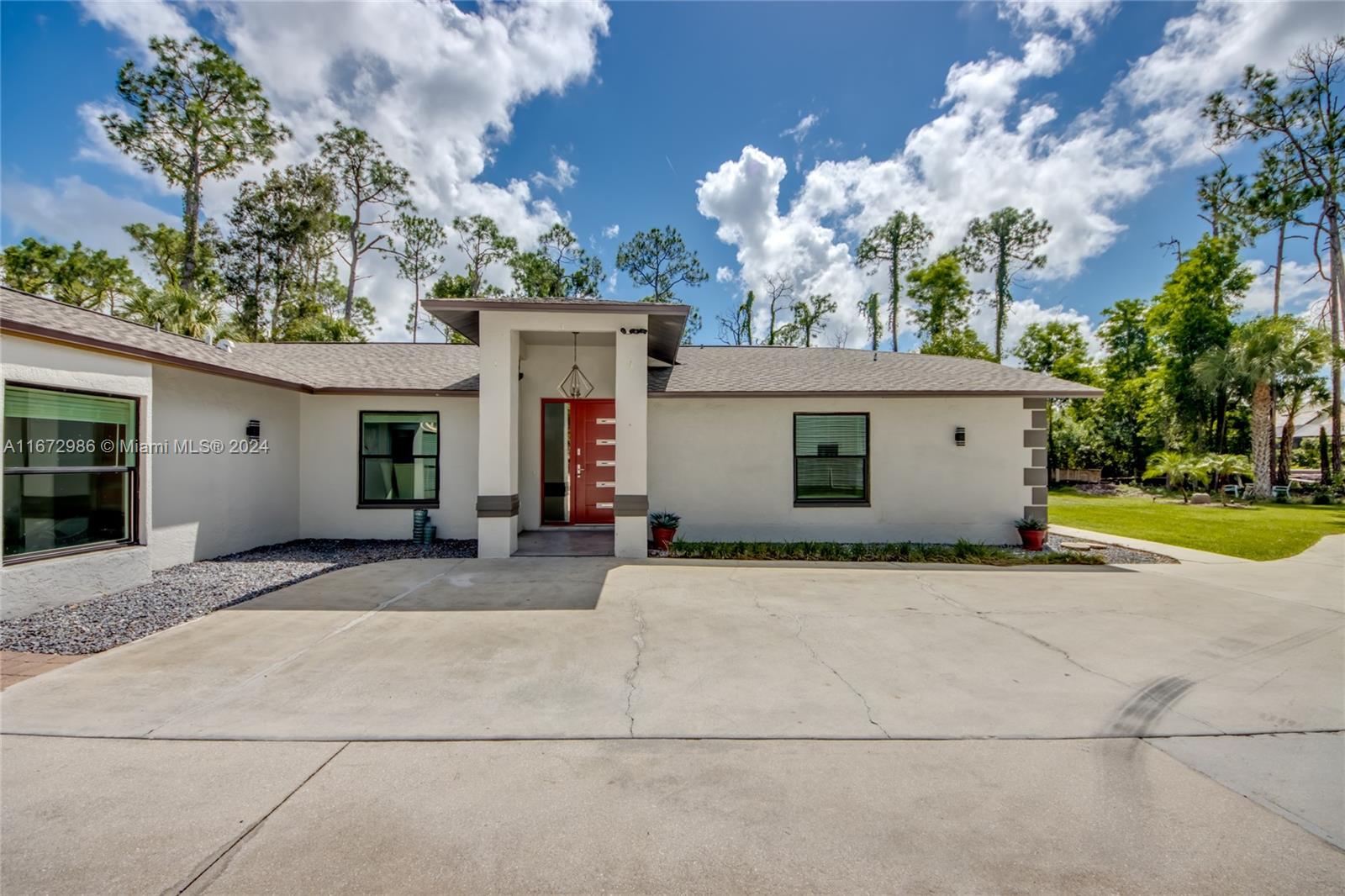 11981 Plantation Road, Fort Myers, Florida image 2