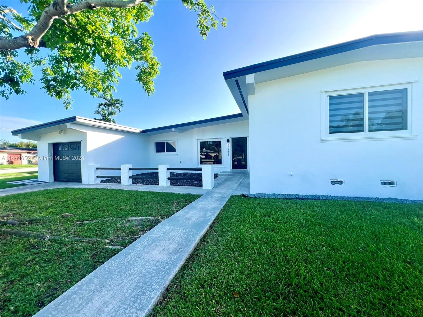 20415 Leeward Ln, Cutler Bay, Florida image 2