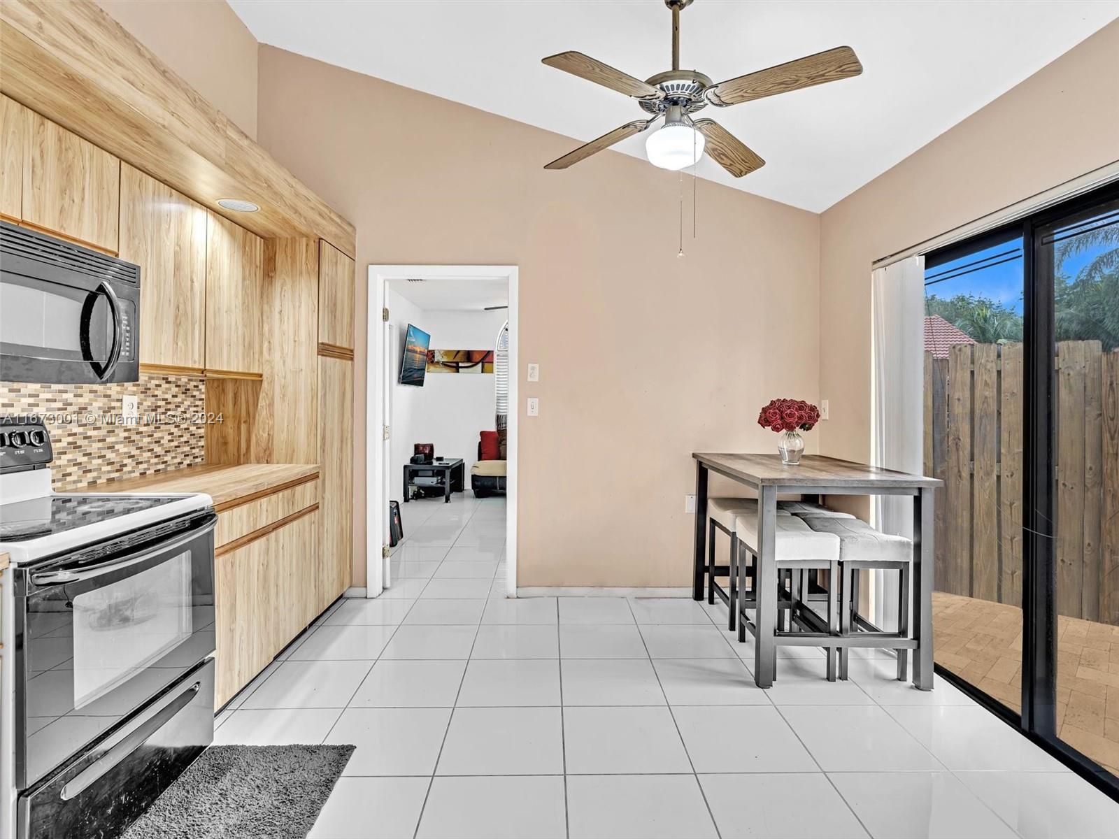 820 SW 113th Ter, Pembroke Pines, Florida image 17