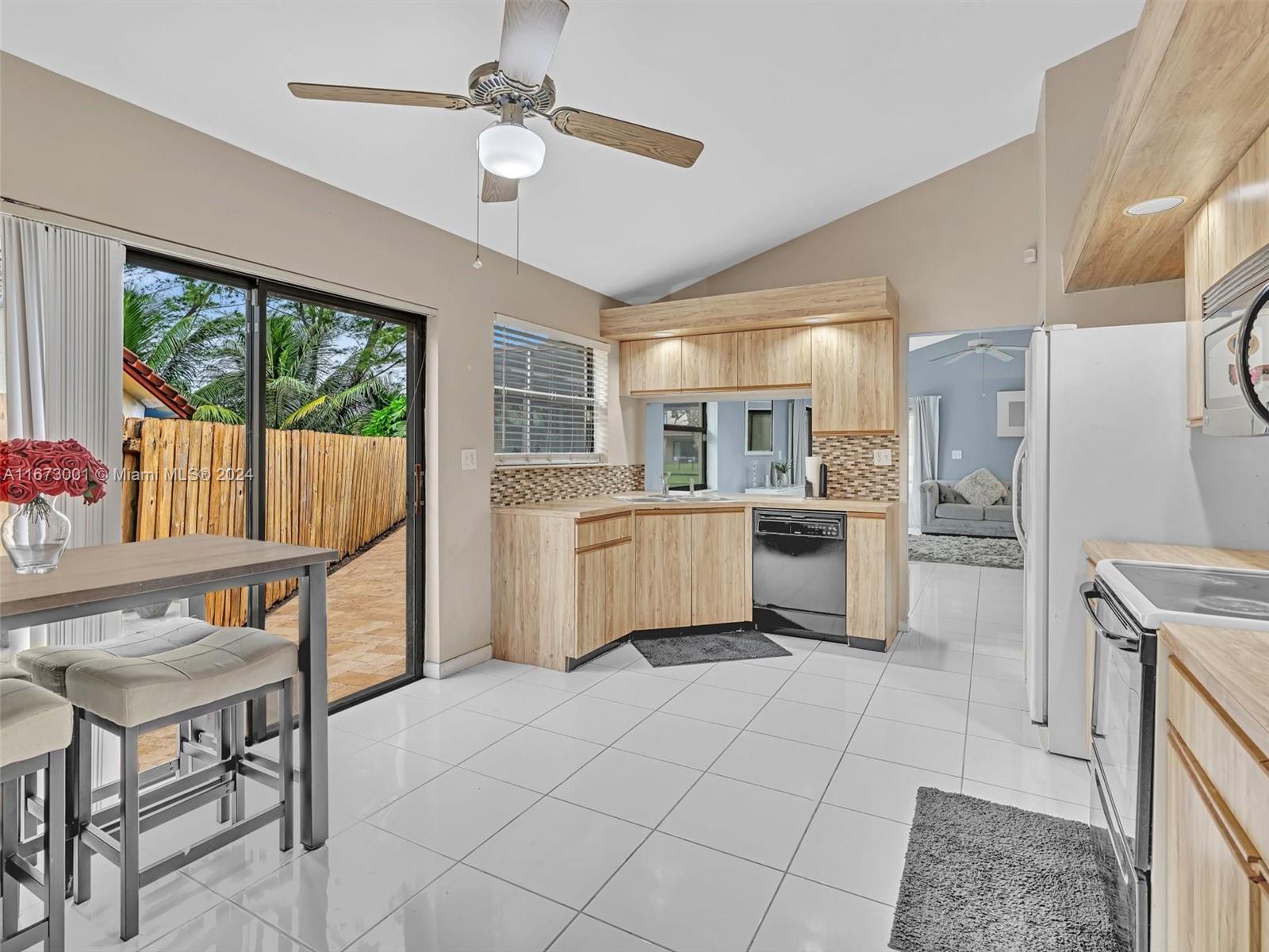 820 SW 113th Ter, Pembroke Pines, Florida image 27