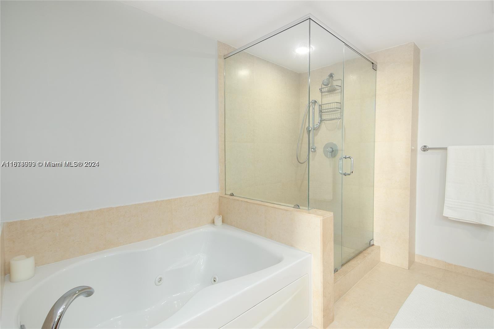 50 Biscayne Blvd #2211, Miami FL 33132