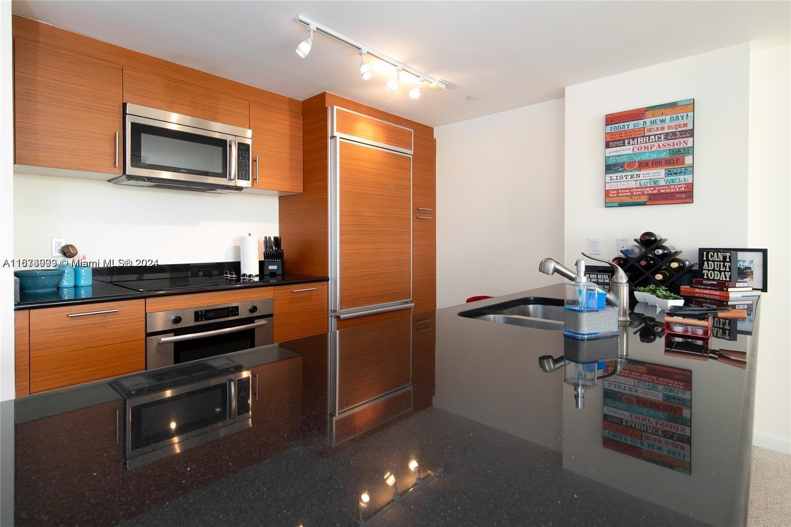 50 Biscayne Blvd #2211, Miami FL 33132