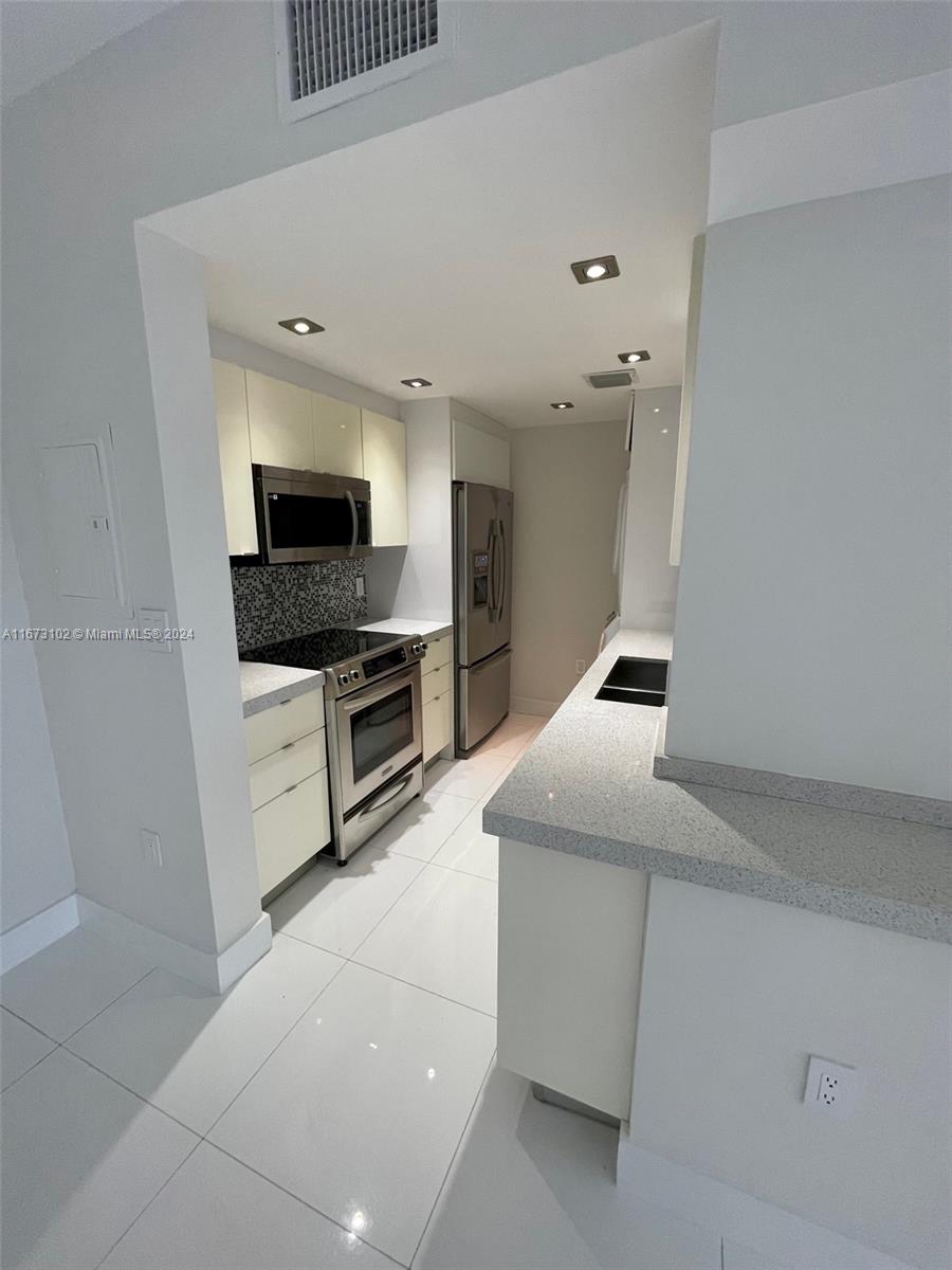 10275 Collins Ave #1523, Bal Harbour, Florida image 12