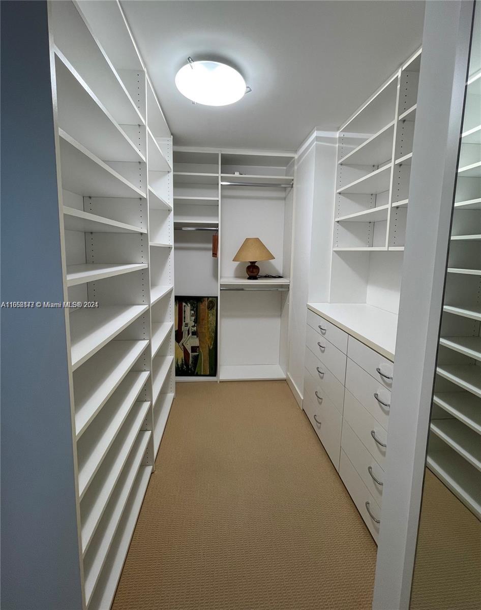 881 Ocean Dr #17B, Key Biscayne FL 33149