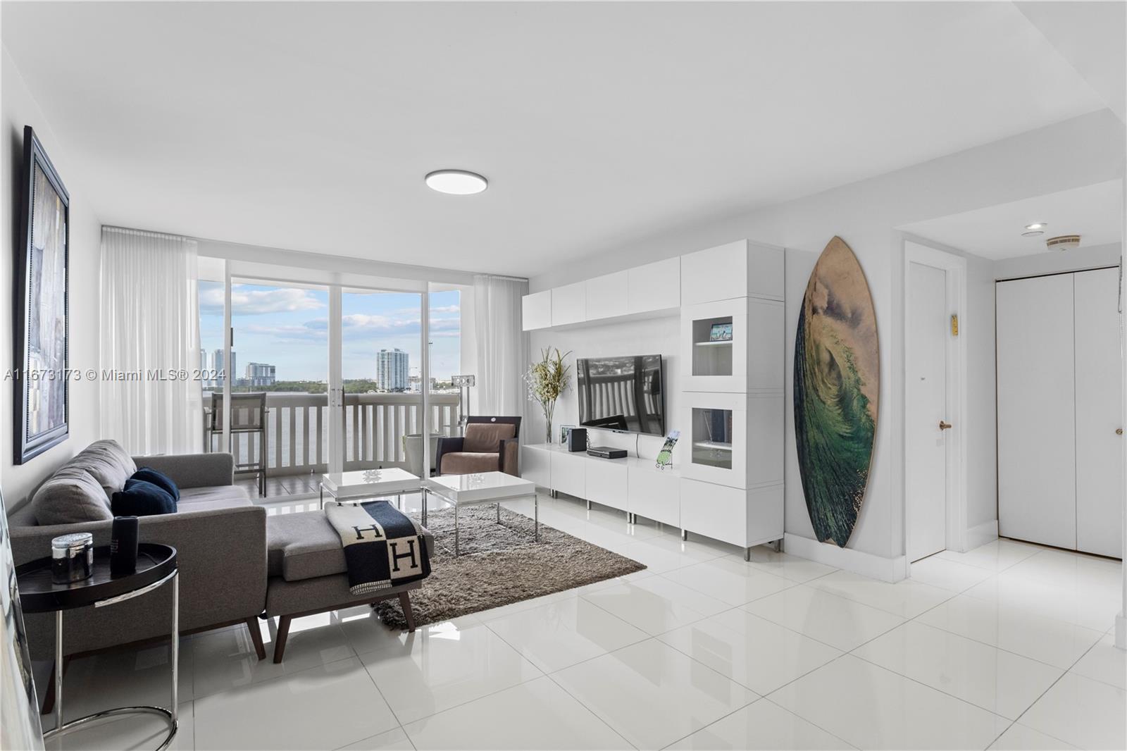 1000 W Island Blvd #812, Aventura, Florida image 5