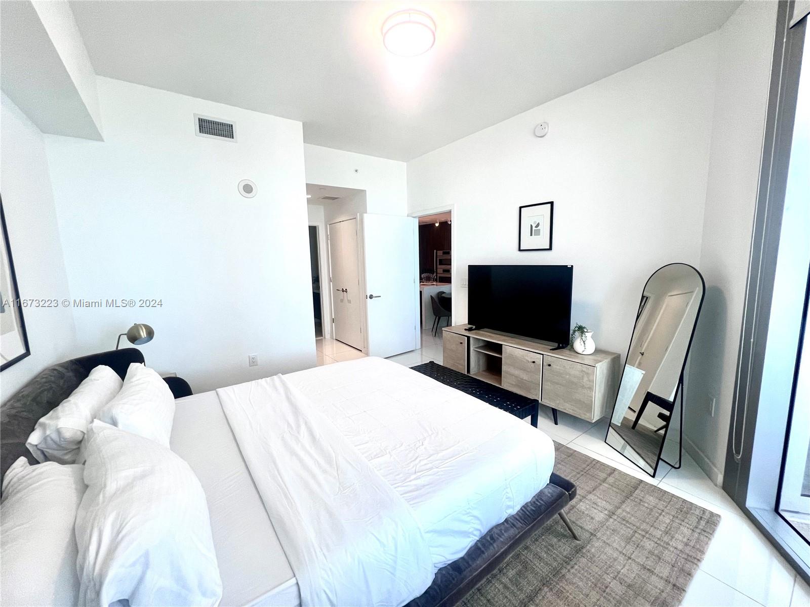 851 NE 1st Ave #1907, Miami FL 33132
