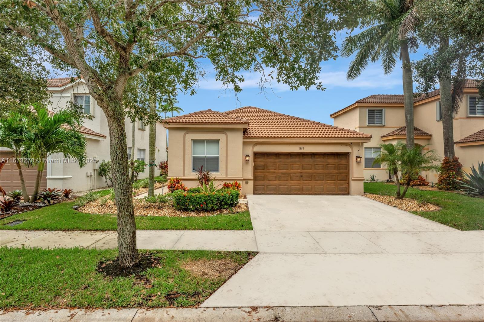 1617 Winterberry Ln, Weston, Florida image 1