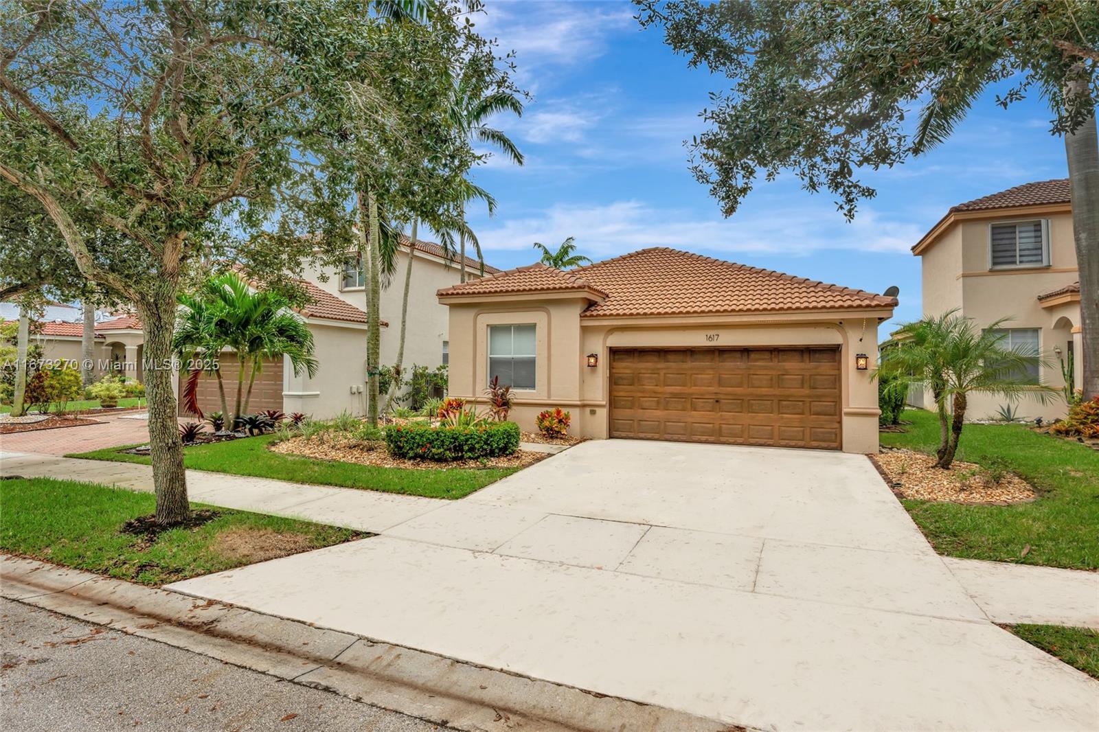 1617 Winterberry Ln, Weston, Florida image 3