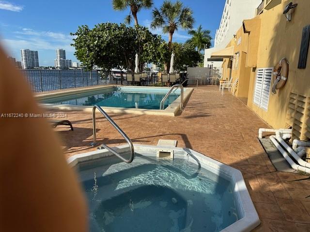 17878 N Bay Rd #207, Sunny Isles Beach, Florida image 28