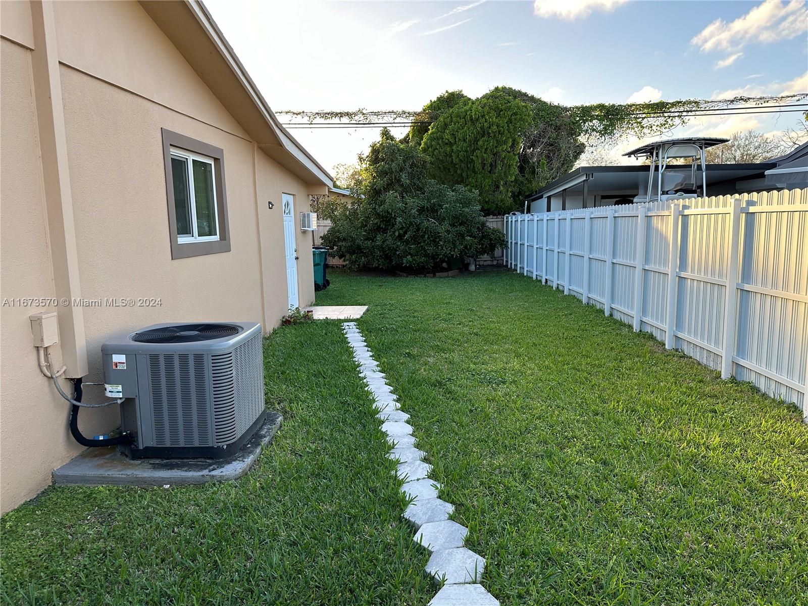 19360 SW 116 Ave, Cutler Bay, Florida image 6