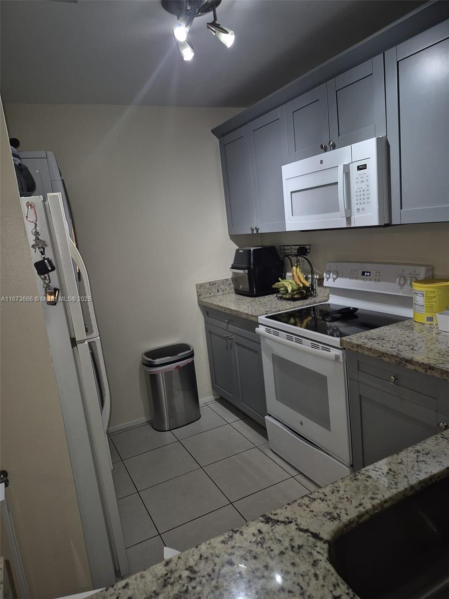 10064 NW 4th St #204, Pembroke Pines, Florida image 7