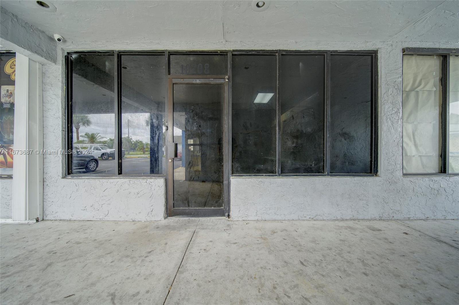 Listing Photo 11