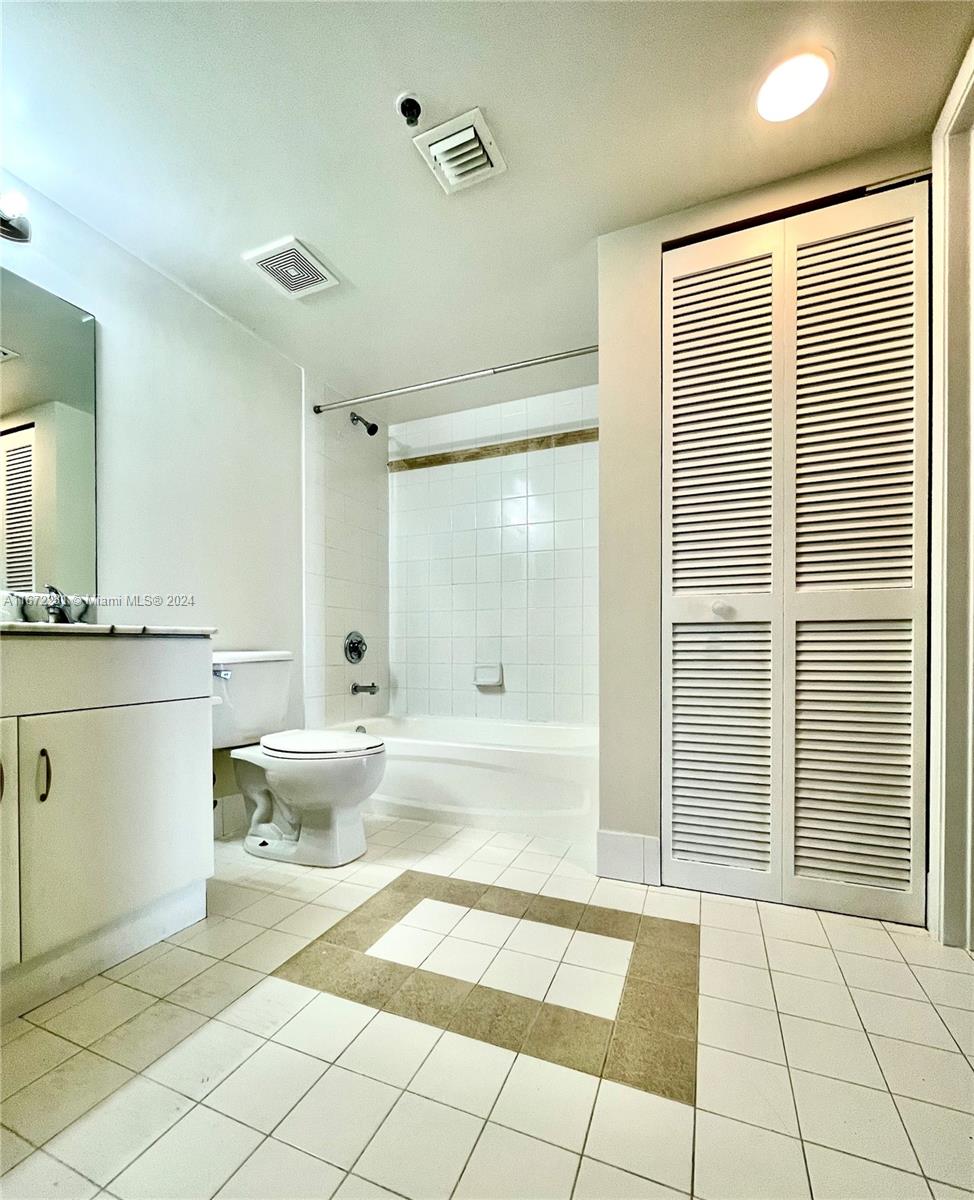 1200 Brickell Bay Dr #2821, Miami, Florida image 3