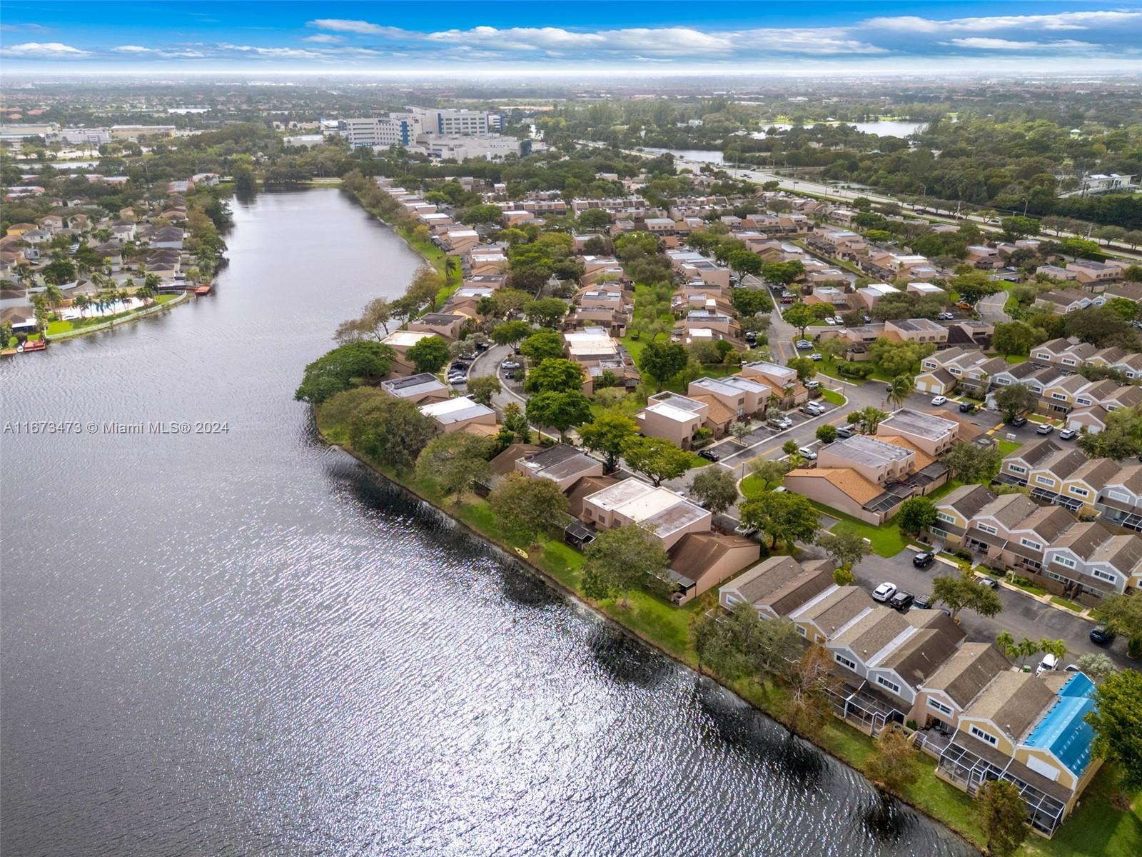 1333 NW 122nd Ter #1333, Pembroke Pines, Florida image 4