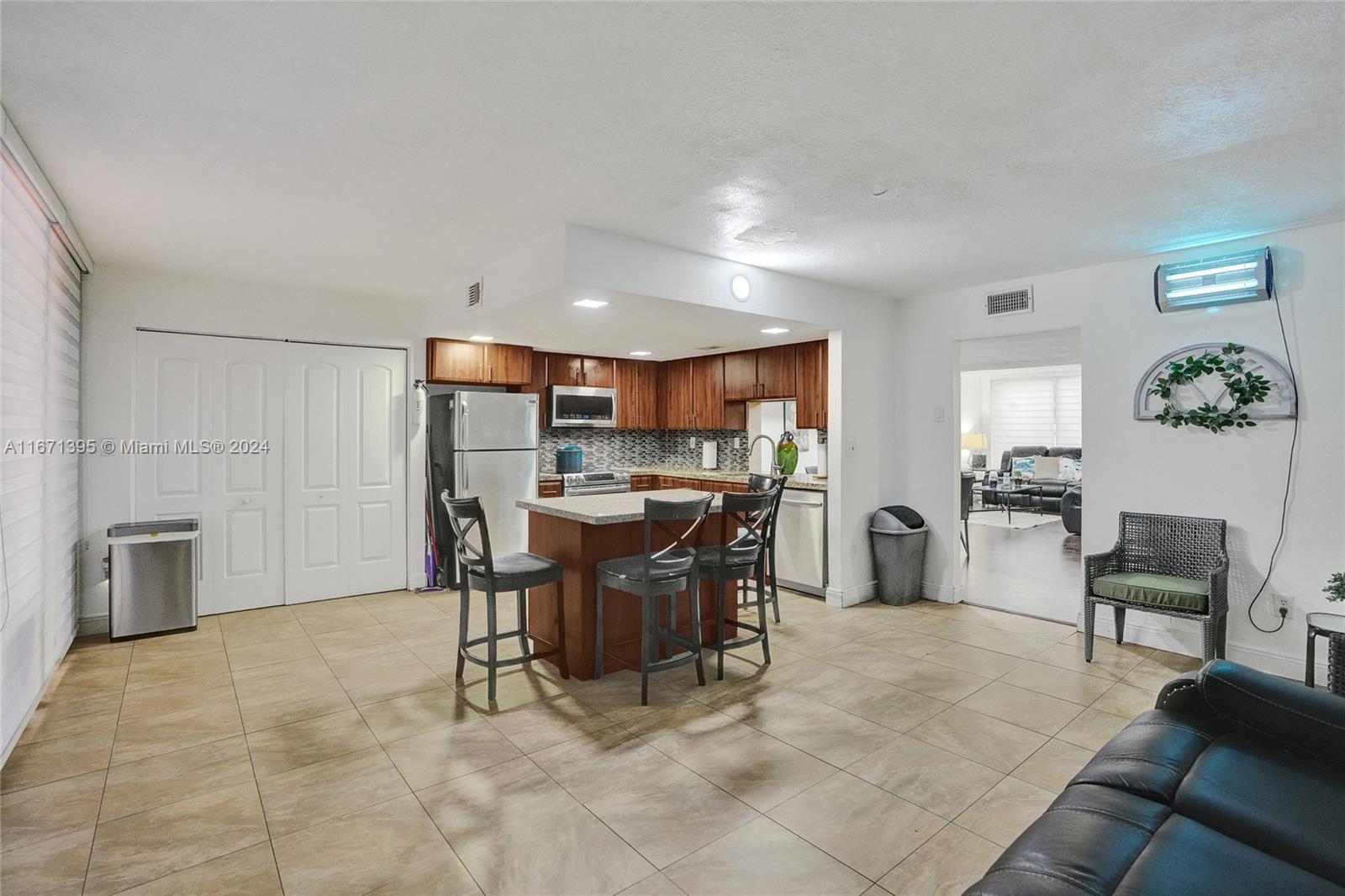 20633 NE 7th Ct, Miami, Florida image 9