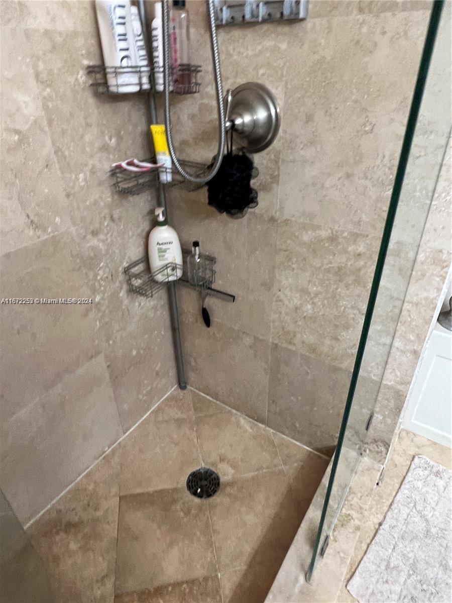 3232 Coral #605, Miami FL 33145