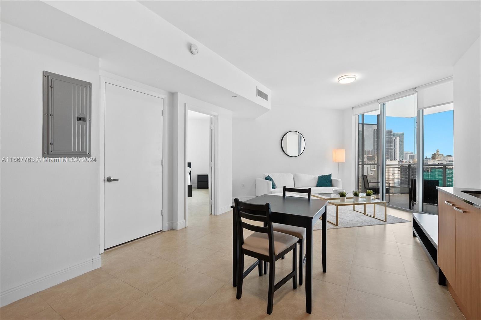 350 S Miami Ave #1811, Miami FL 33130