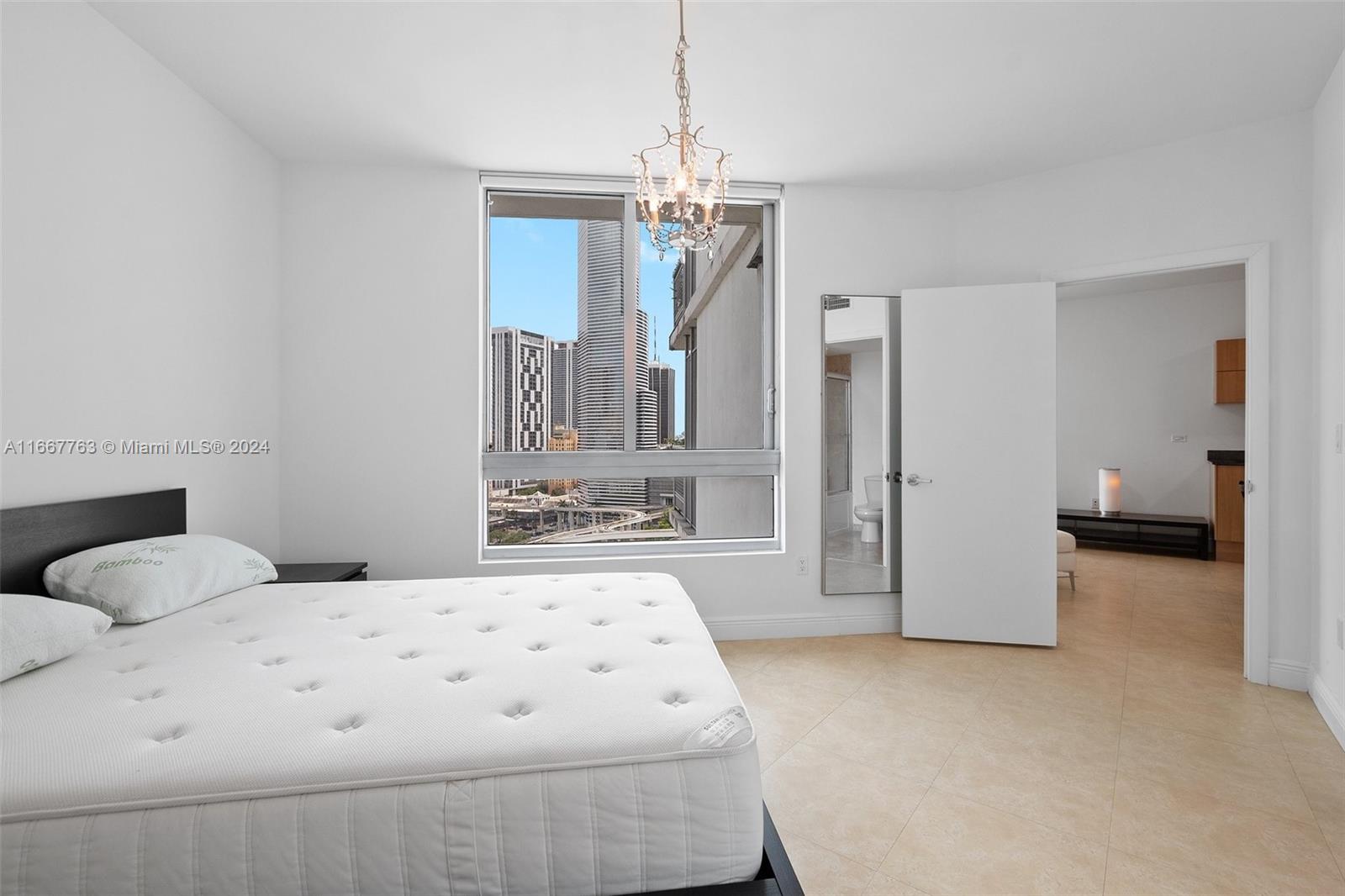 350 S Miami Ave #1811, Miami FL 33130